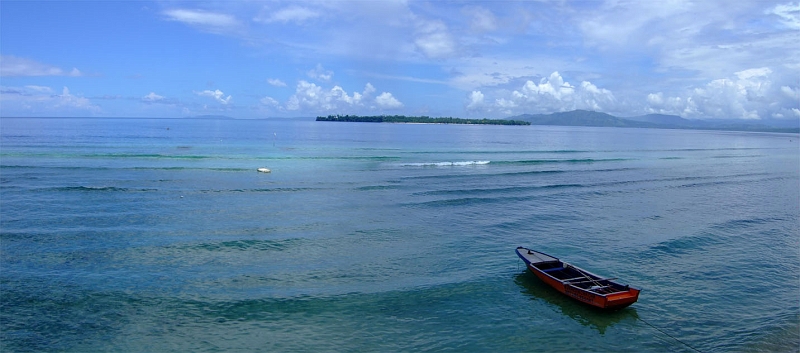 pano1s.jpg - VfiSiladen Island)SulawesiC(Celebes sea)